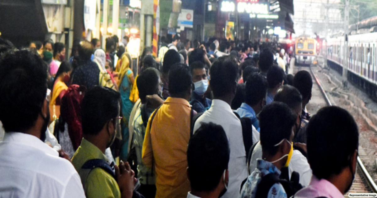 Mumbai: Goods train stalls near Badlapur station, train movement affected
